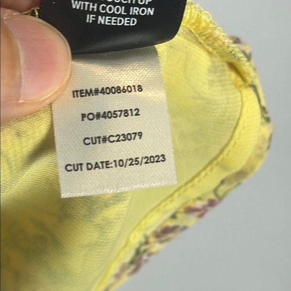 Torrid Yellow Ruffle Chiffon Floral Smocked Blouse. Size 3 - Picture 11 of 13